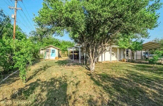 Building Photo - 707 Sprucewood Ln