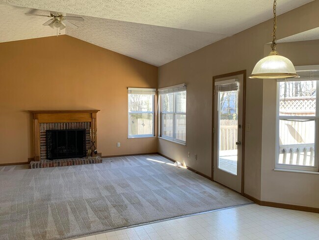 Building Photo - 620 Laurel Oak Ct