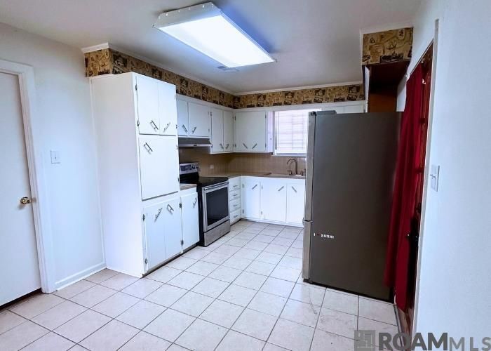 Building Photo - 1310 Aster St