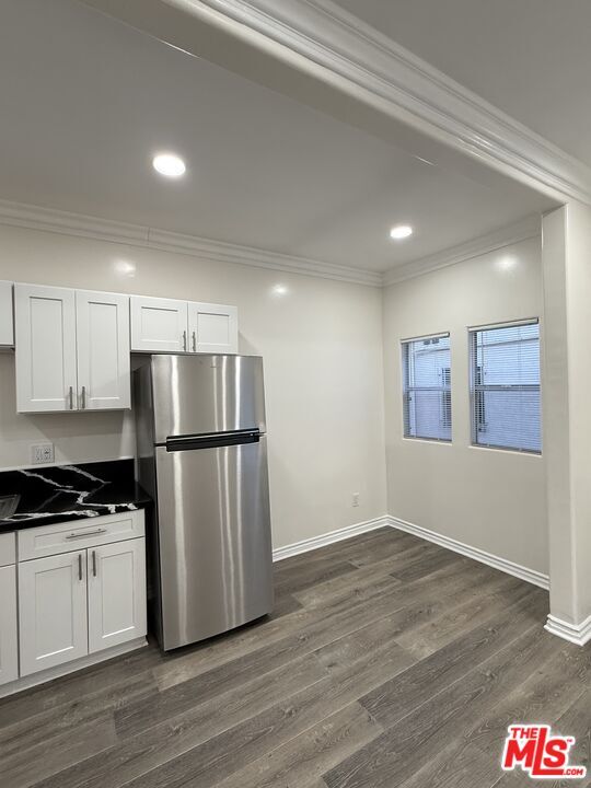 Building Photo - 5522 Sierra Vista Ave