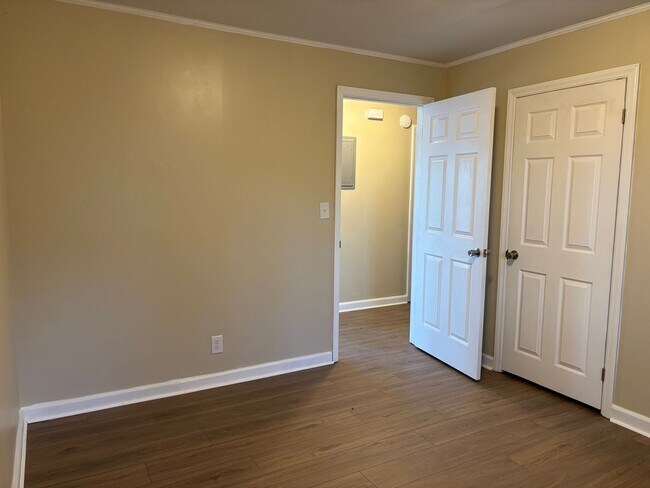 Building Photo - 3 BED, 1 BATH BRICK HOME LOCATED IN ASHEBORO