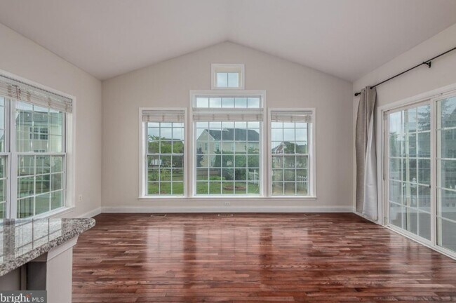 Building Photo - 73 Anthony Taylor Way