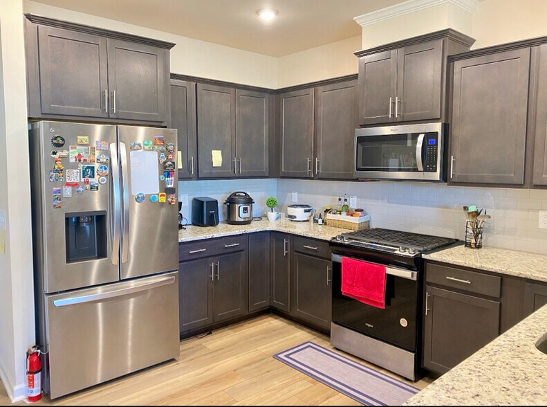 Building Photo - 5612 Preveza Pl