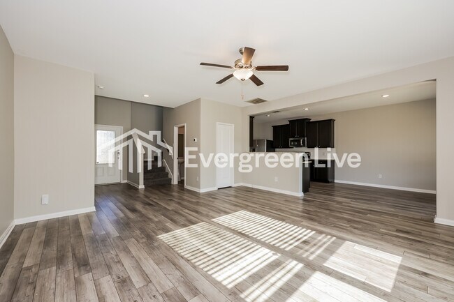 Building Photo - 1527 Mackinac Dr