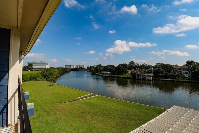 Building Photo - 18511 Egret Bay Blvd