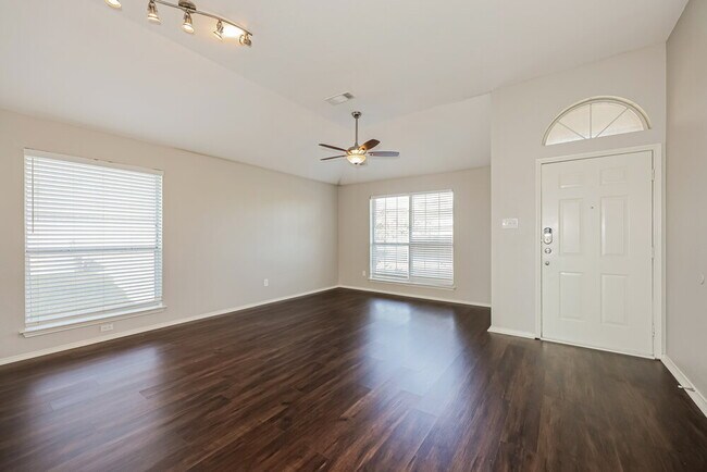 Building Photo - 2602 Pioneer Ln