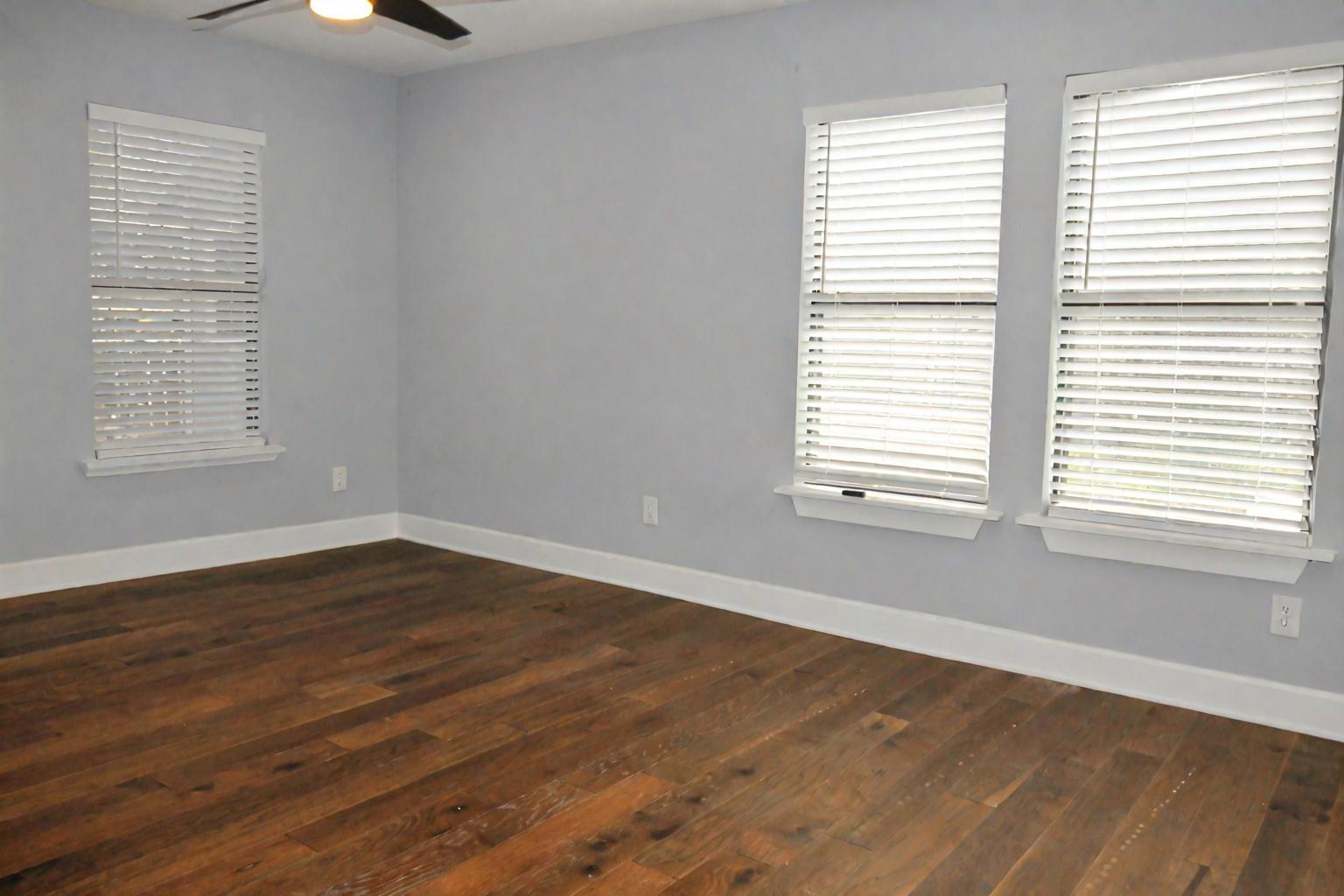 Building Photo - 610 W Rosewood Ave
