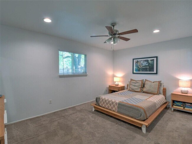 Building Photo - 6605 Clubway Ln