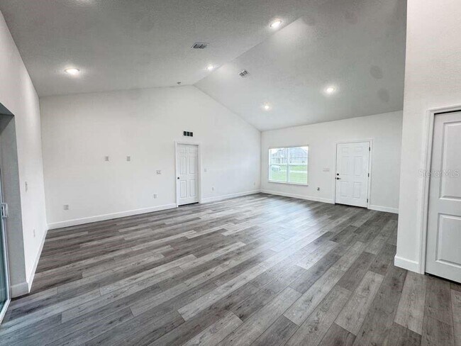 Building Photo - 13376 SW 49th Ave