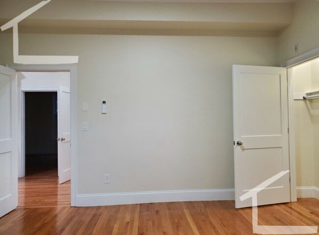 Building Photo - Coolidge Corner Area, In-Unit Washer and Dryer,  Parking for Rent