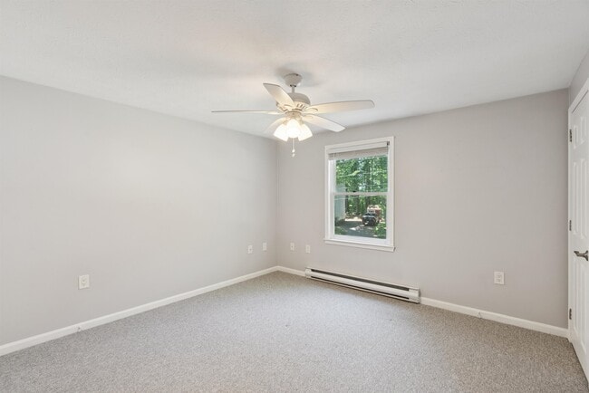 Building Photo - 5 Woodvale Ct