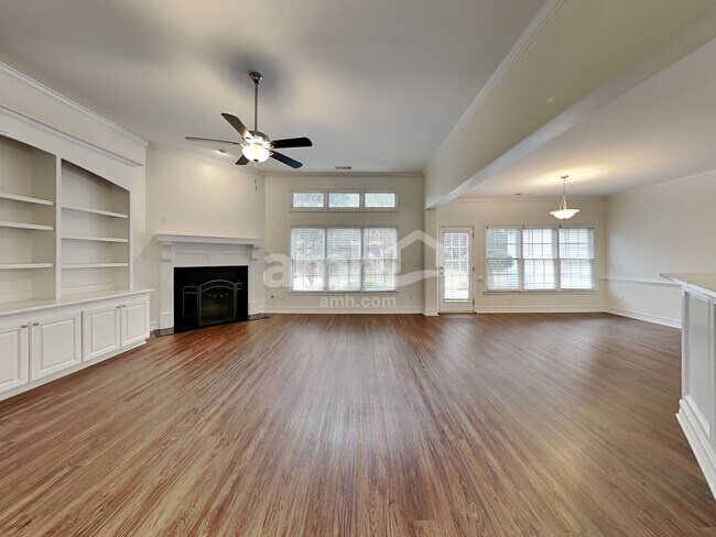 Building Photo - 201 Brackin Trace