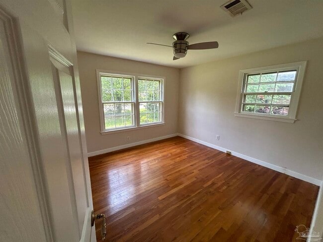 Building Photo - 3840 Dunwoody Dr