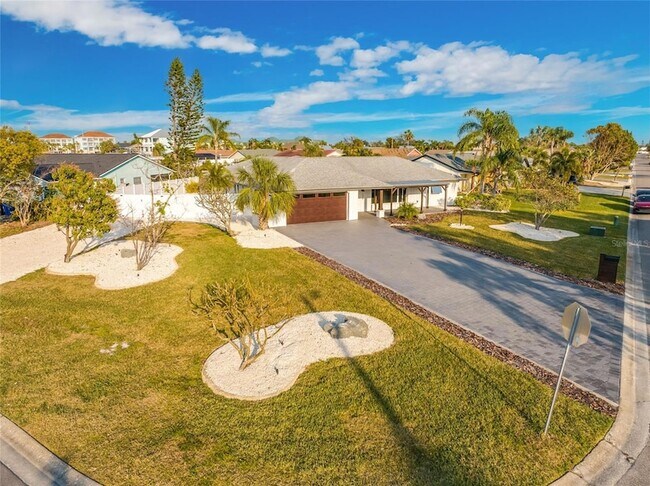 Building Photo - 1029 Bal Harbour Dr