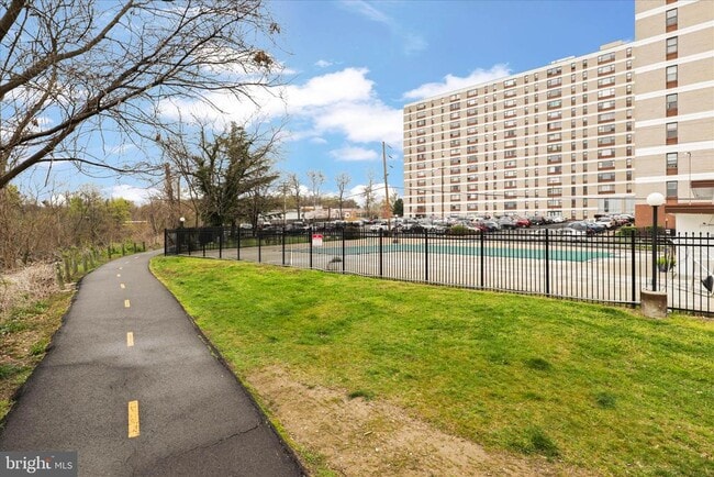 Building Photo - 4600 Duke St