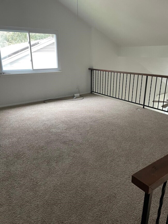 Building Photo - 22814 Elsinore Dr