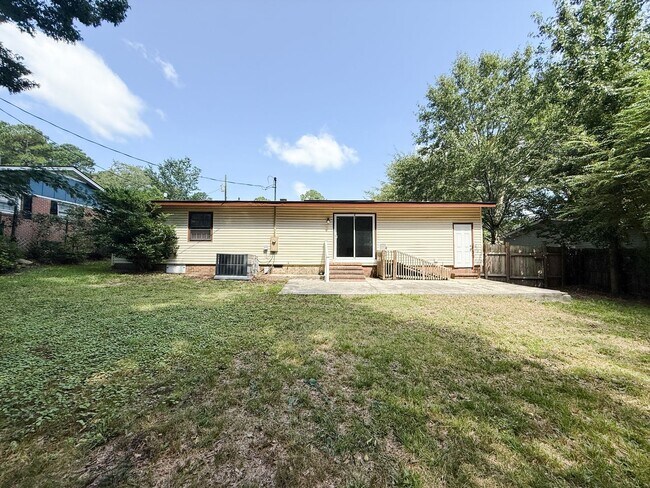 Building Photo - 7220 Ainsley St