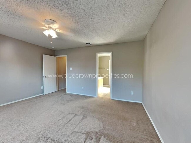 Building Photo - 9612 George Washington Dr