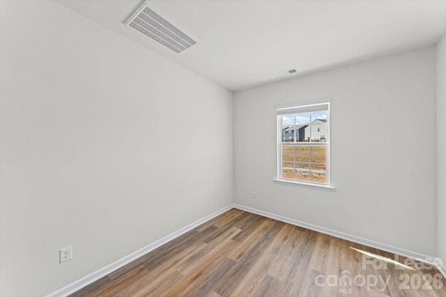 Building Photo - 204 Calvin Crk Dr