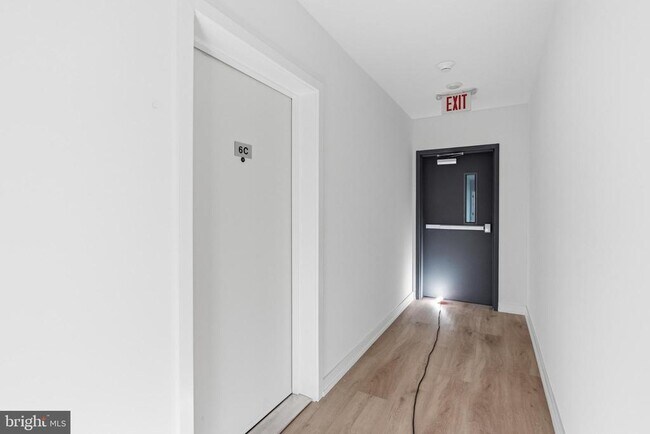 Building Photo - 209 New St