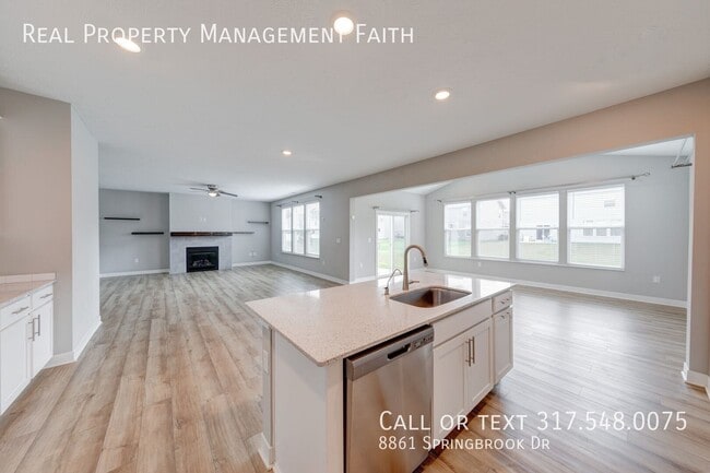 Building Photo - 8861 Springbrook Dr
