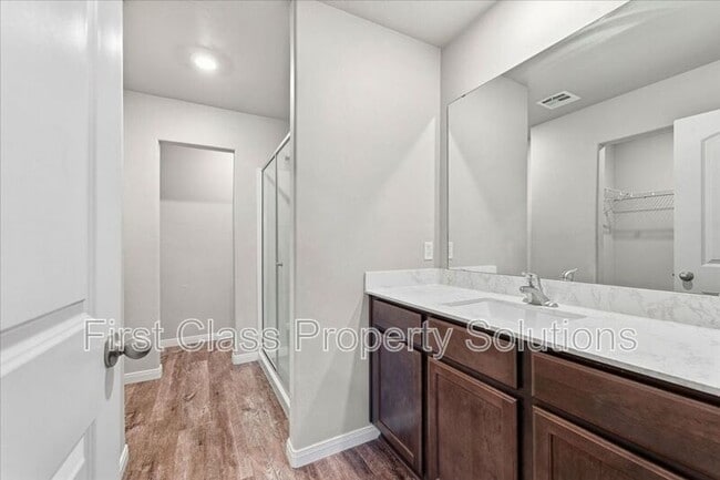 Building Photo - 1708 Burgundy Dr