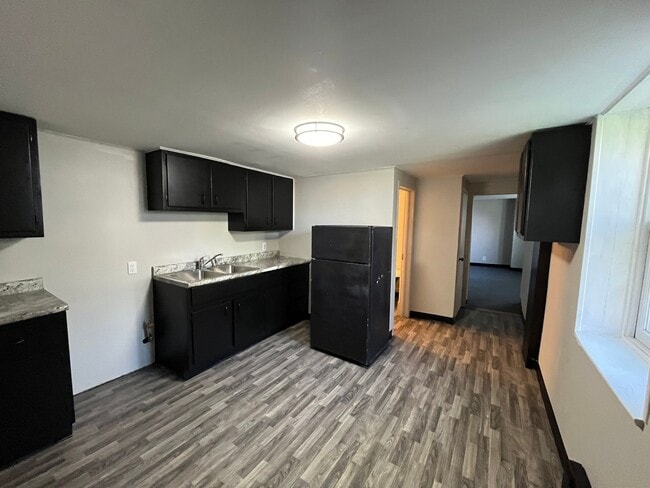 Building Photo - 1508 W 14th St