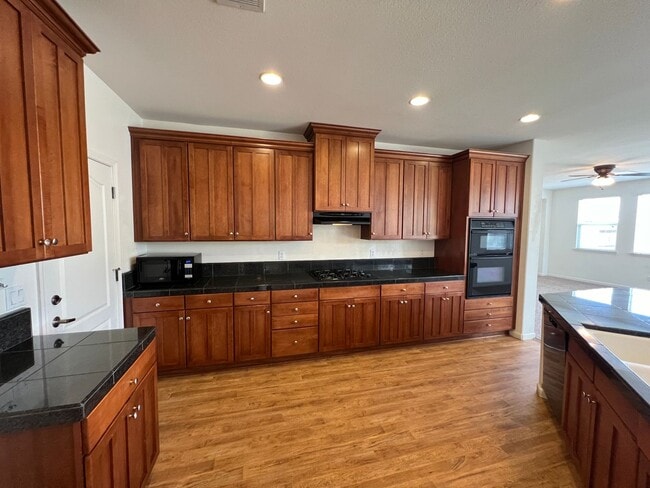 Building Photo - 2553 Acapulco Way