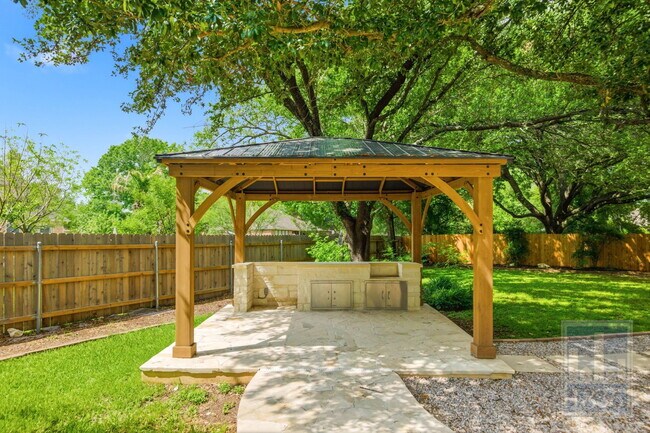 Building Photo - 41 Stillmeadow