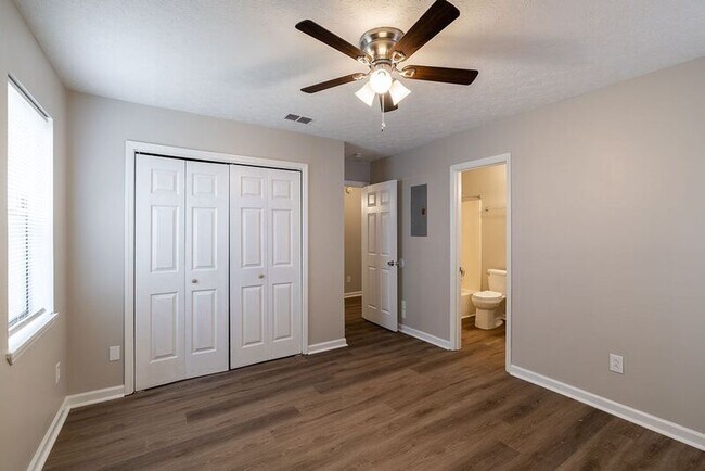 Building Photo - 110 Upland Ct