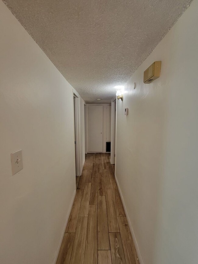 Building Photo - Beautiful 3 Bed, 3 Bath Home in El Centro!