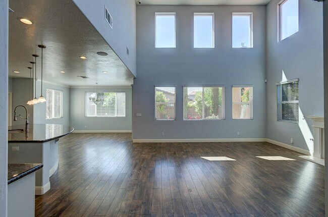 Building Photo - 1148 Cordova Ave