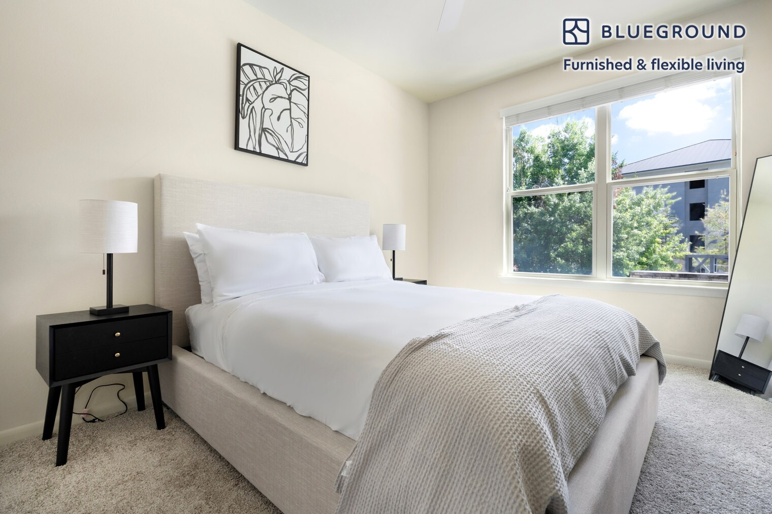 Building Photo - 3100 Esperanza Crossing