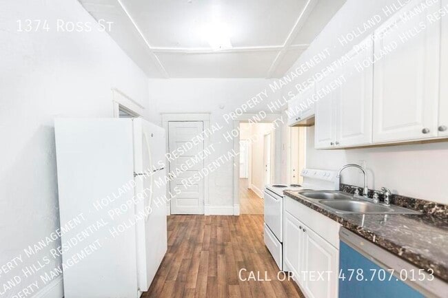 Building Photo - 1374 Ross St