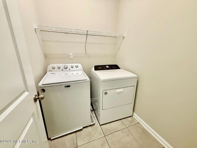 Building Photo - 2153 Eagle Talon Cir