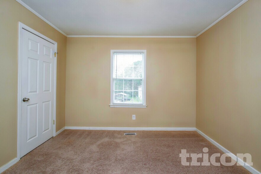 Building Photo - 55 Henson Cir