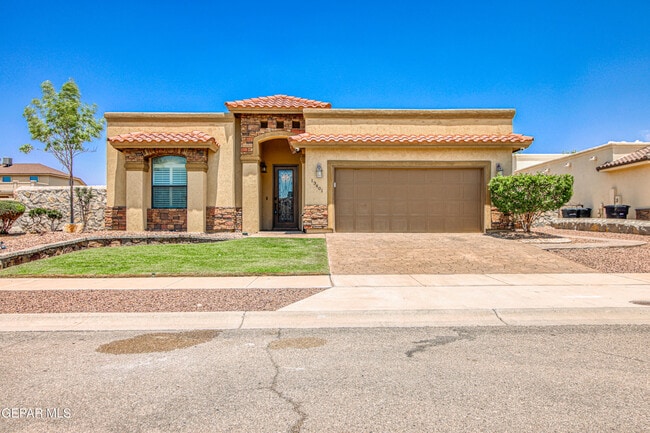 Primary Photo - 13401 Emerald Pond Dr