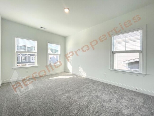 Building Photo - Beautiful Brand New 4 Bedroom, 3 Bathroom ...