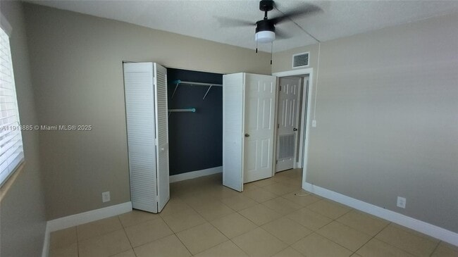 Building Photo - 715 NE 2nd Ave