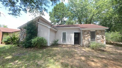 Building Photo - 4 Success is now offering this spacious 3 ...