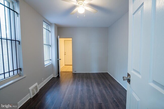 Building Photo - 3617 N Sydenham St