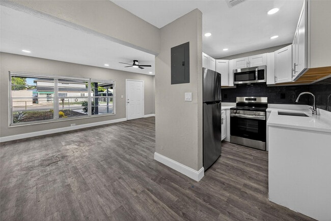 Building Photo - 500 E Broward Blvd