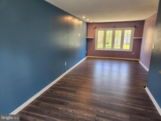 Building Photo - 14318 Lindendale Rd