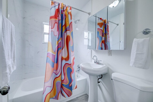 Building Photo - 125 S 10th St