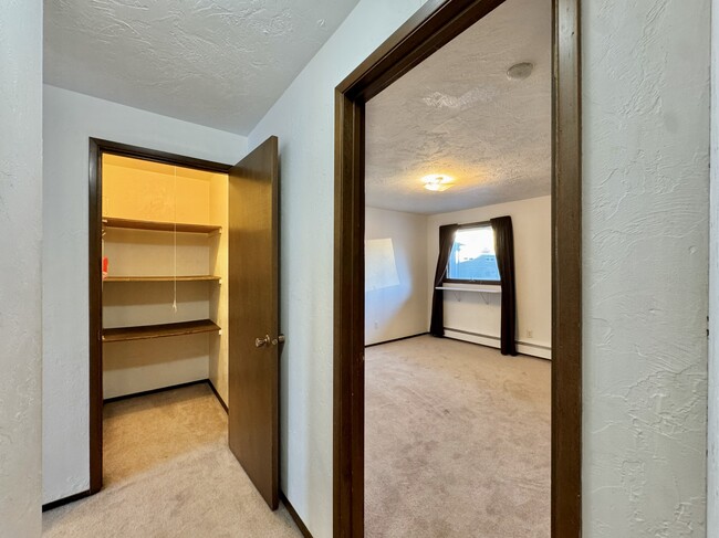 Building Photo - 3264 Mendenhall Loop Rd