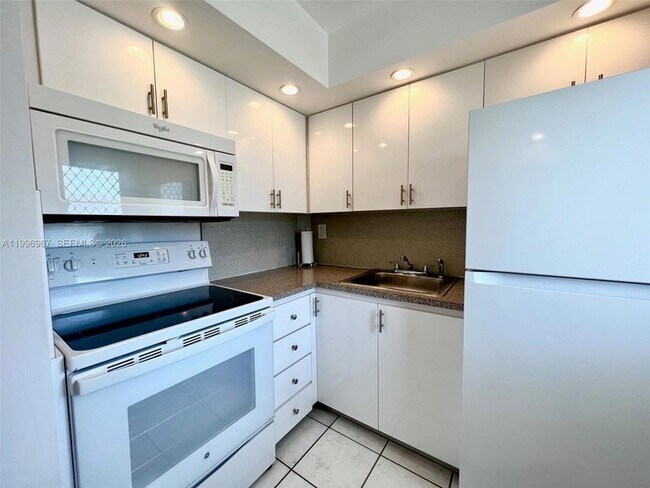 Building Photo - 3030 Marcos Dr