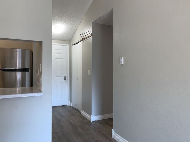 Building Photo - Elegant Auburn Condo 1Bd/1Ba