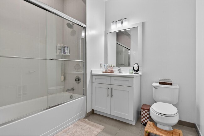 Building Photo - 140-136 36th St