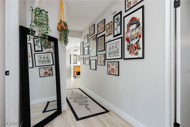 Building Photo - 5235 Sunnywood Dr