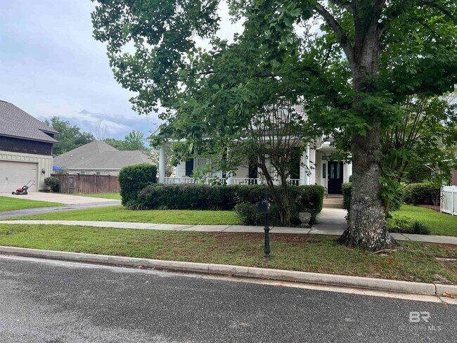 Building Photo - 10162 Papas St